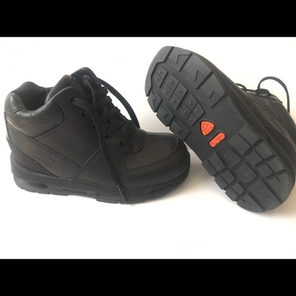 nike acg shoes waterproof